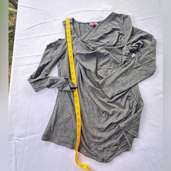 Vince Camuto Gray Asymmetrical Ruched Long Sleeve Top - Picture 3 of 5